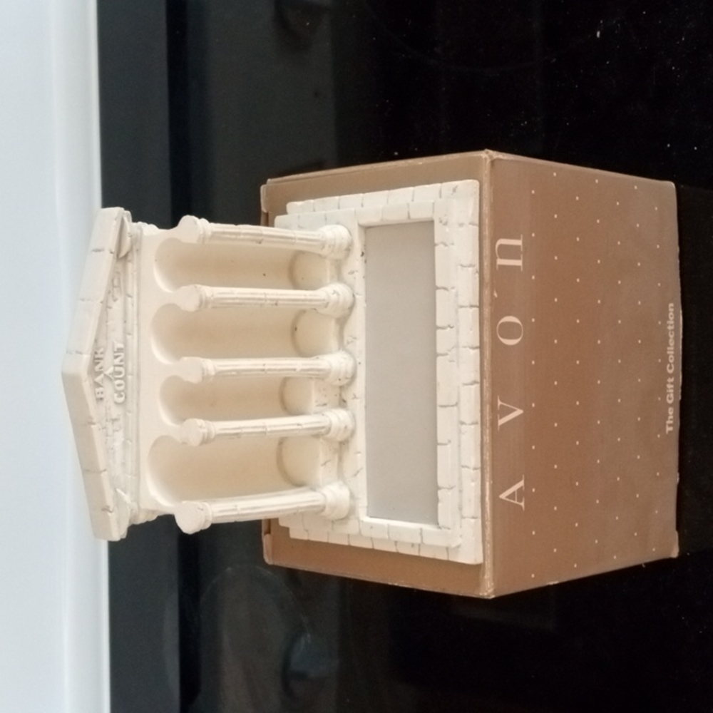 Avon coin organizer